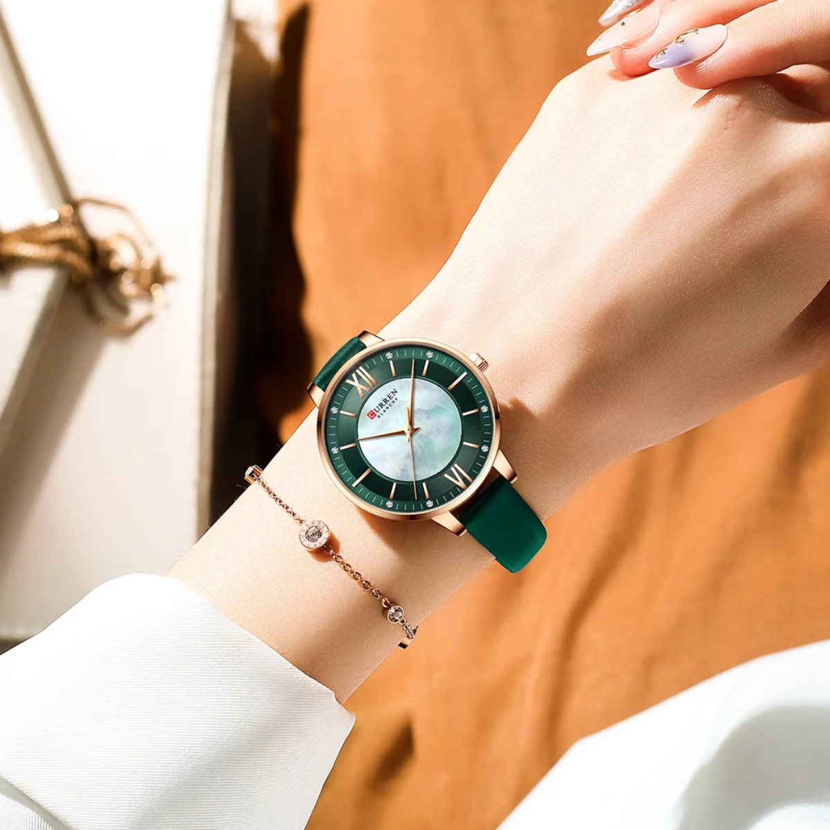 Relógio Feminino Pulseira de Couro Verde - Curren 9080C